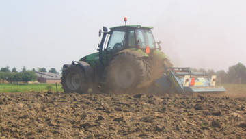 grondbewerking loonbedrijf olminkhof neede